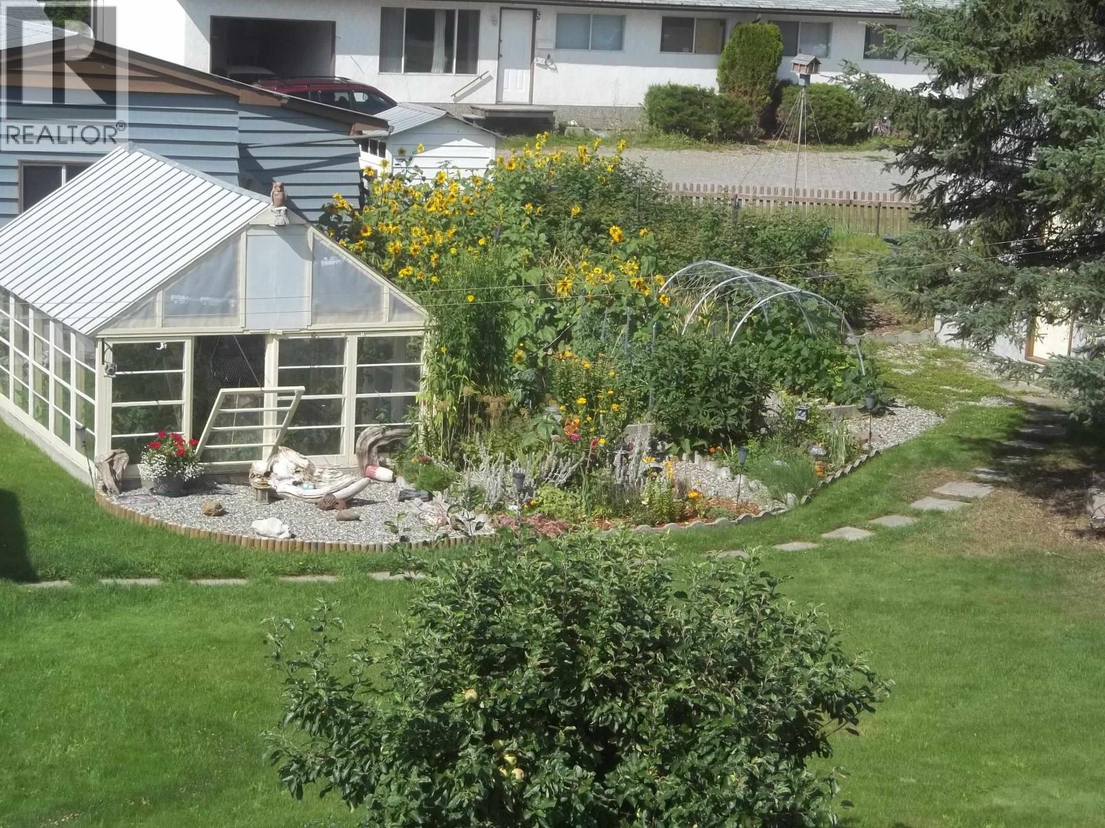 1472 ARBUTUS ROAD - 24