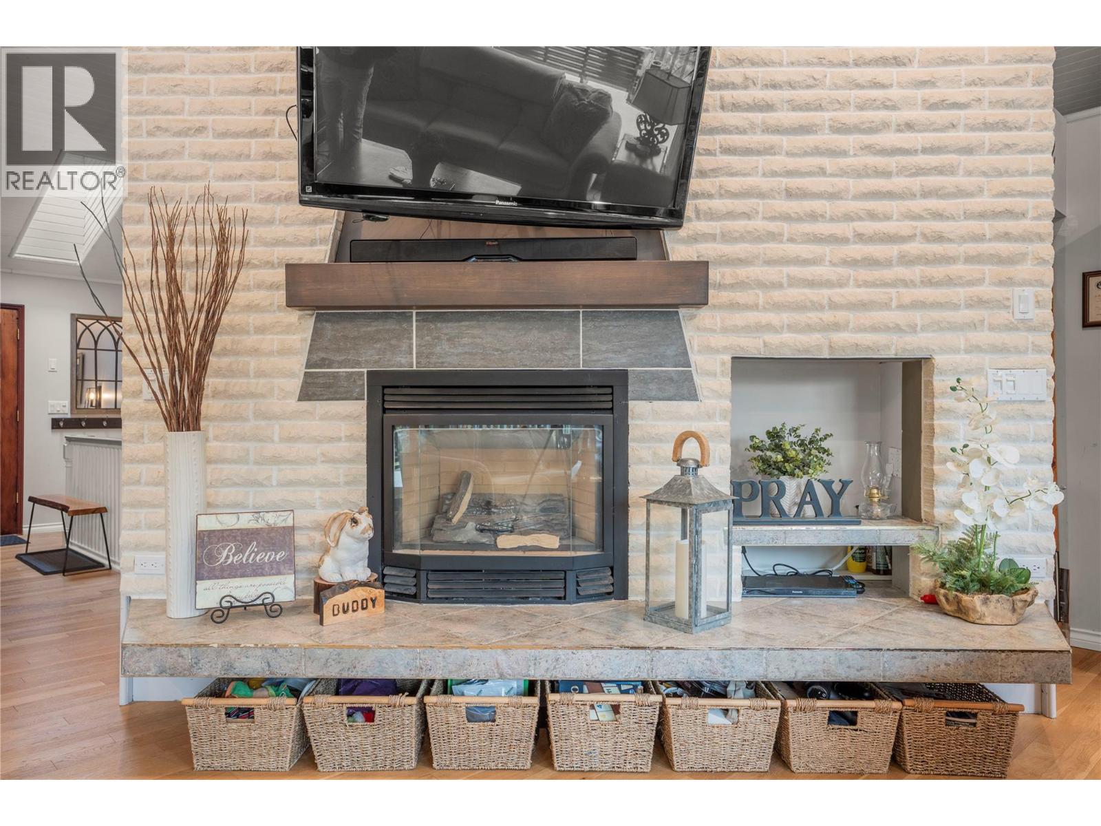  5615 East Vernon Road, Vernon