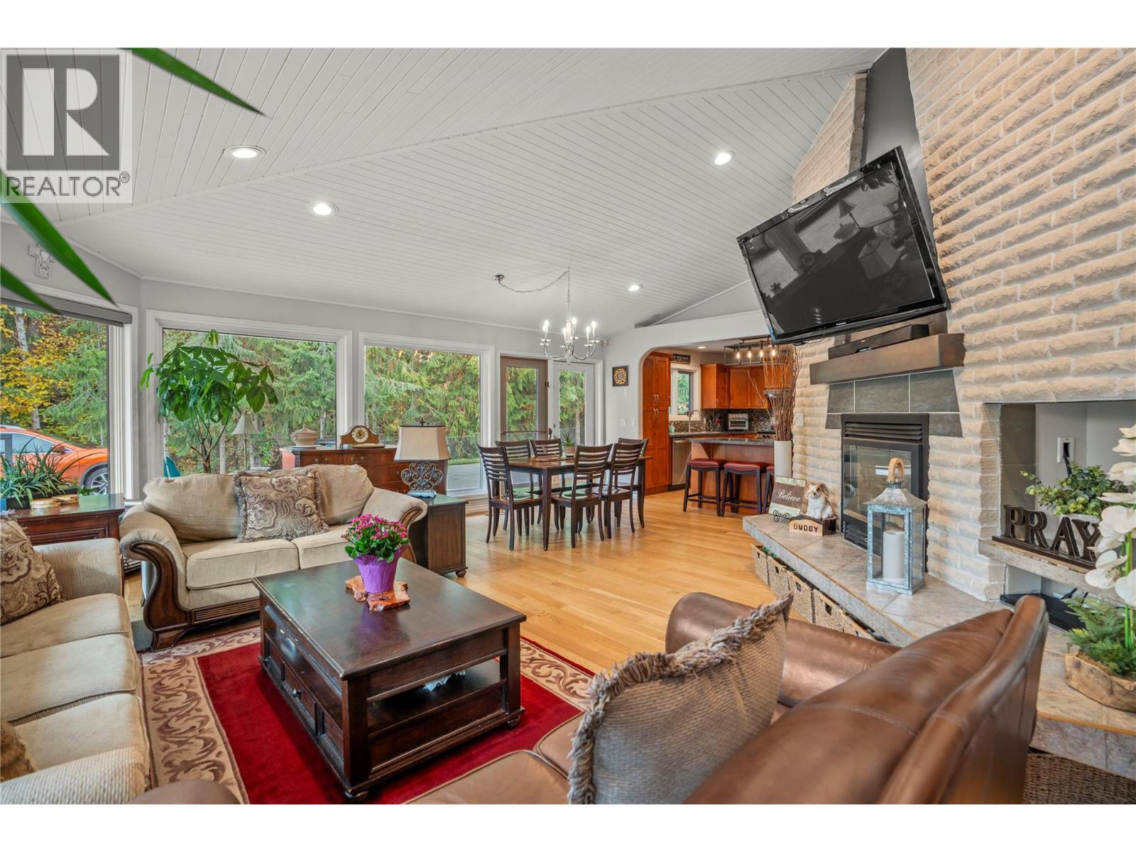  5615 East Vernon Road, Vernon