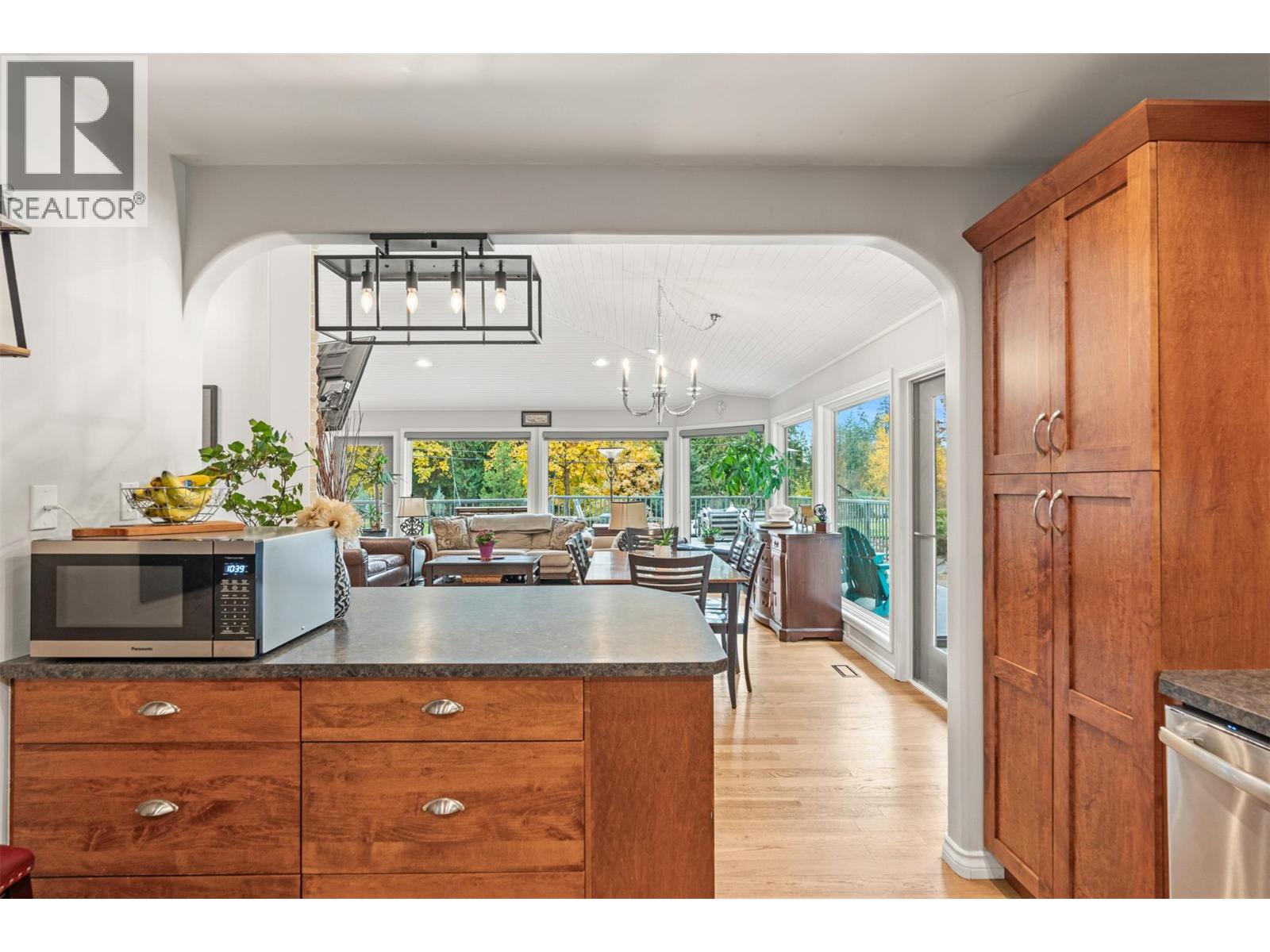  5615 East Vernon Road, Vernon