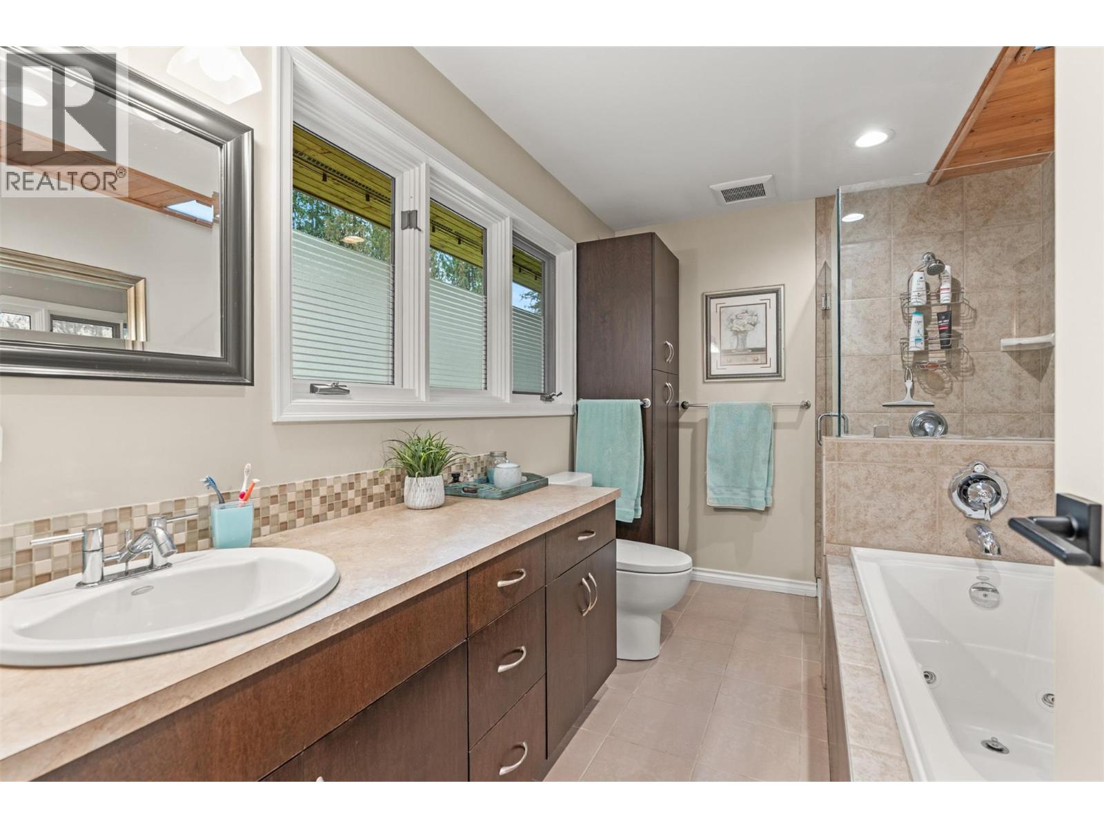  5615 East Vernon Road, Vernon