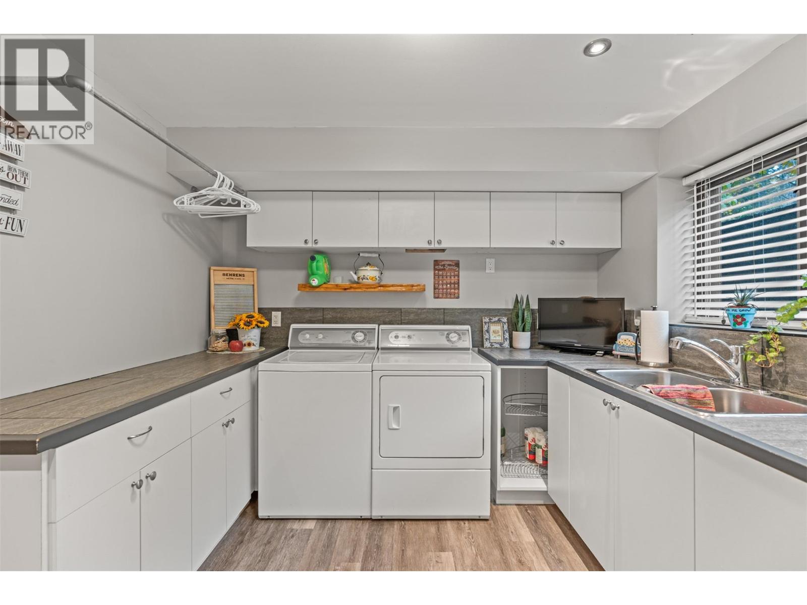  5615 East Vernon Road, Vernon