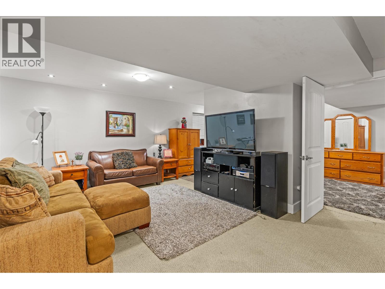  5615 East Vernon Road, Vernon