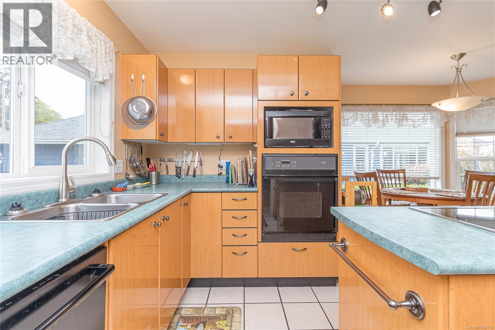 8008 GLENHURST DR N - 10