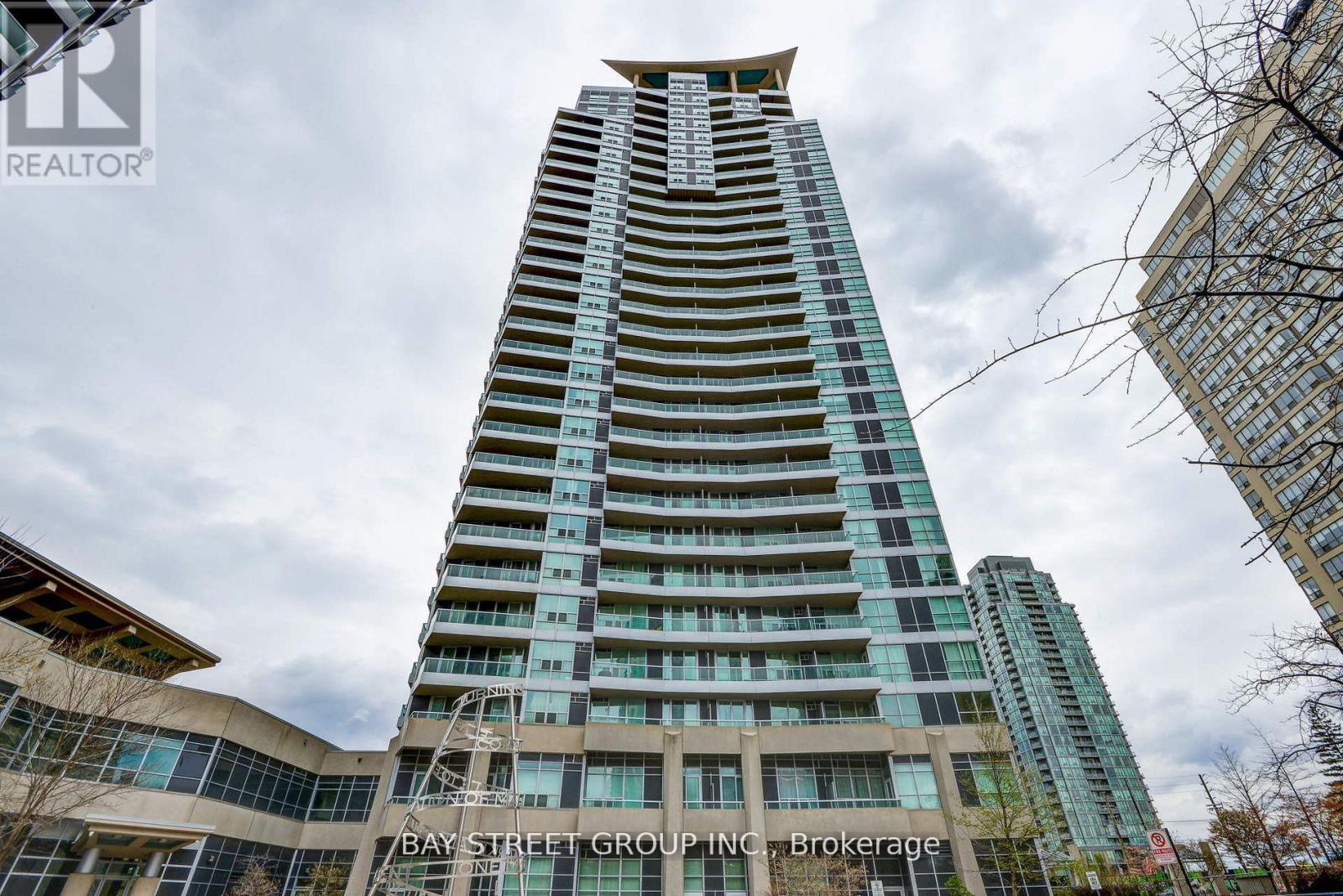 TP2706 - 33 ELM DRIVE W