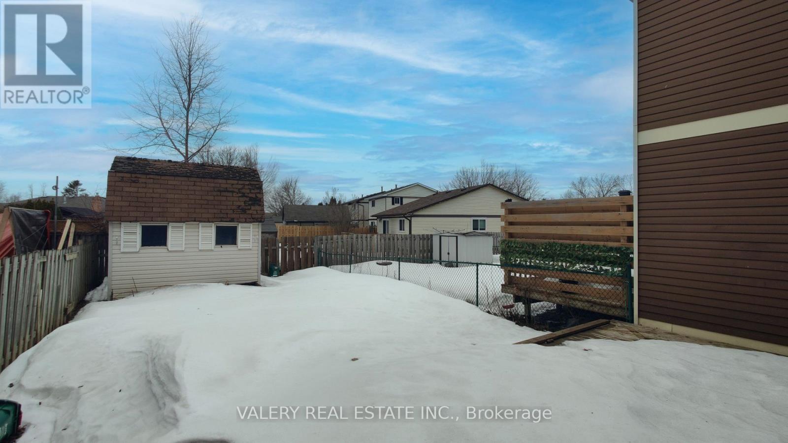 24 LAMPMAN LANE - 27