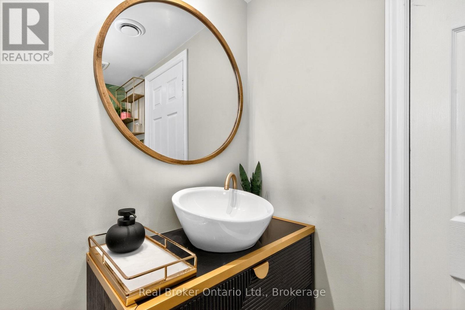 136 BIRCHWOOD DRIVE — photo 38