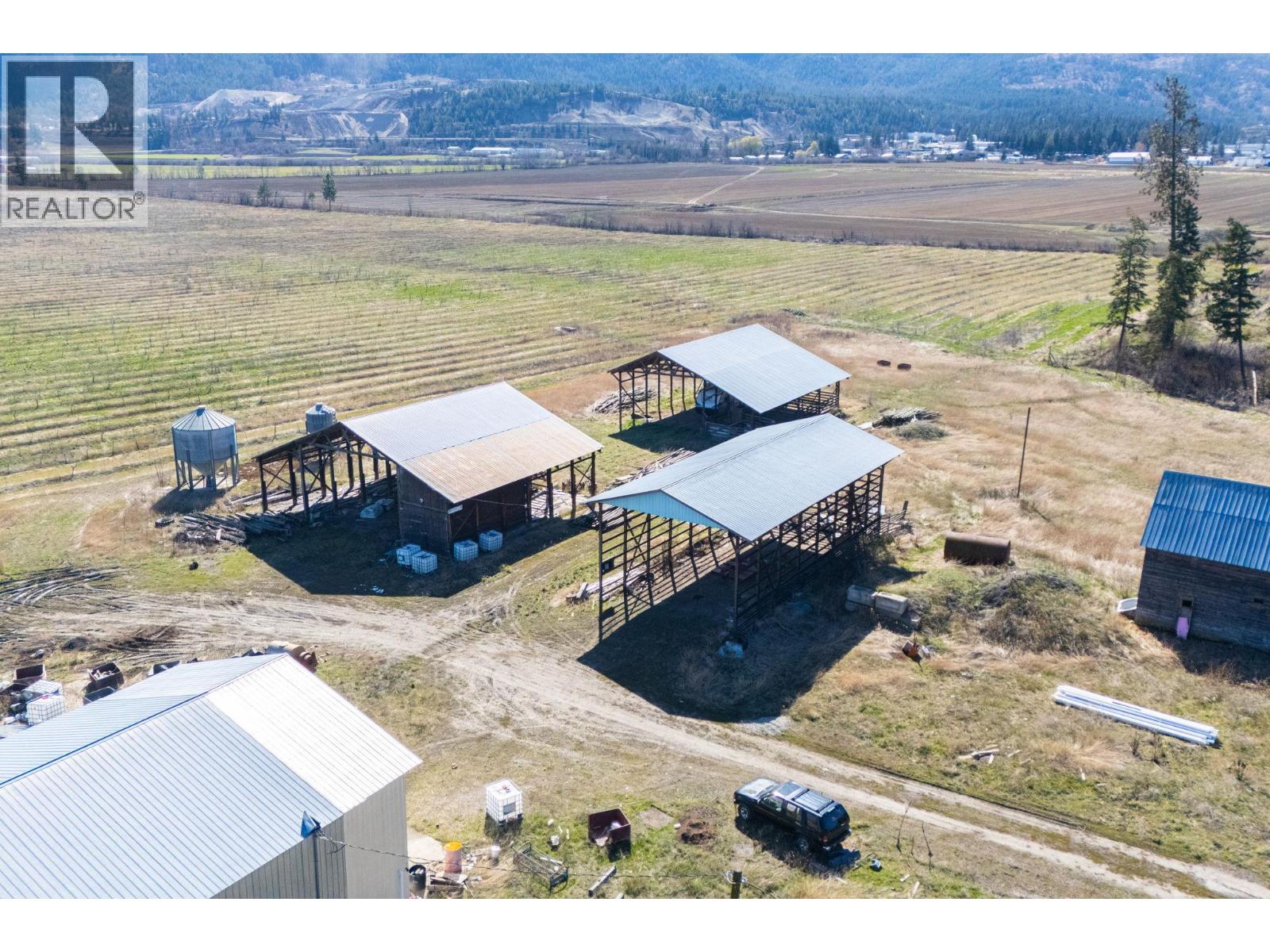  1448 Otter Lake Cross Road, Spallumcheen