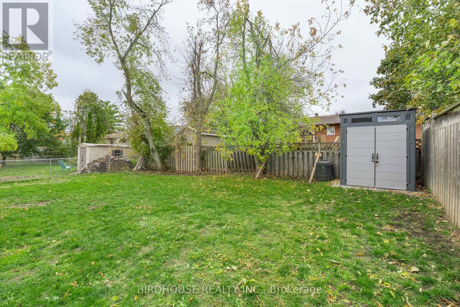 50 BIRCH CRESCENT — photo 33