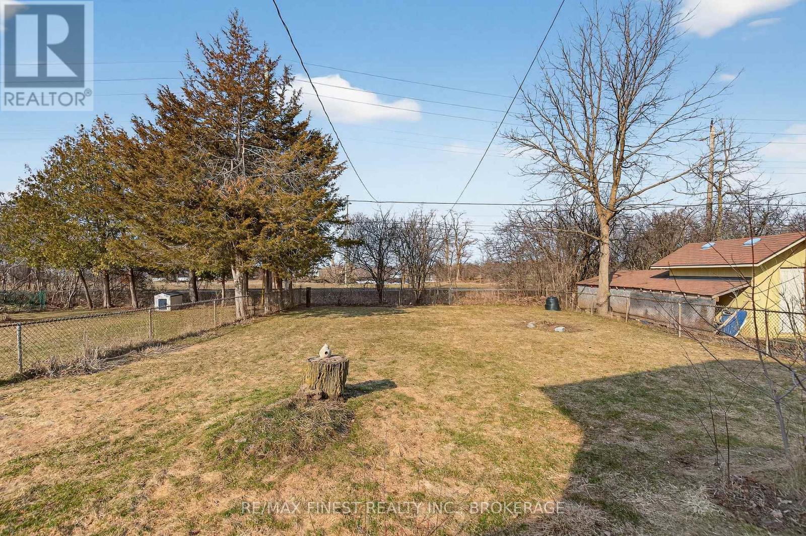 20 OAKRIDGE AVENUE - 12