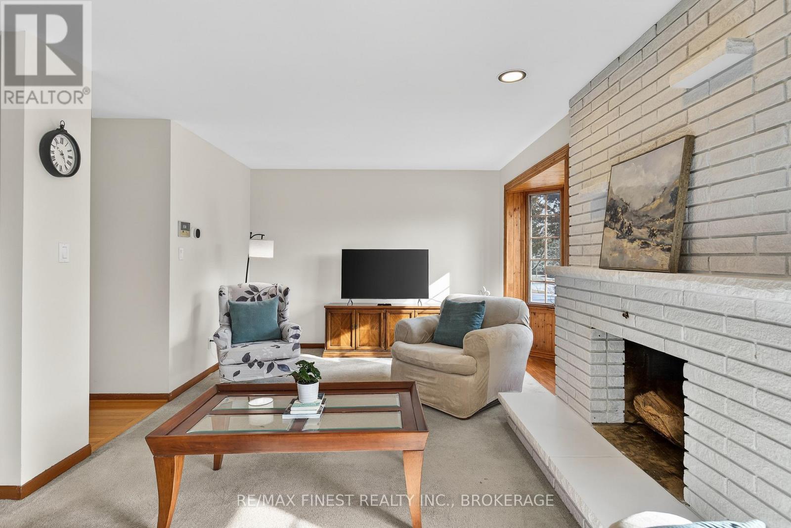 20 OAKRIDGE AVENUE - 19