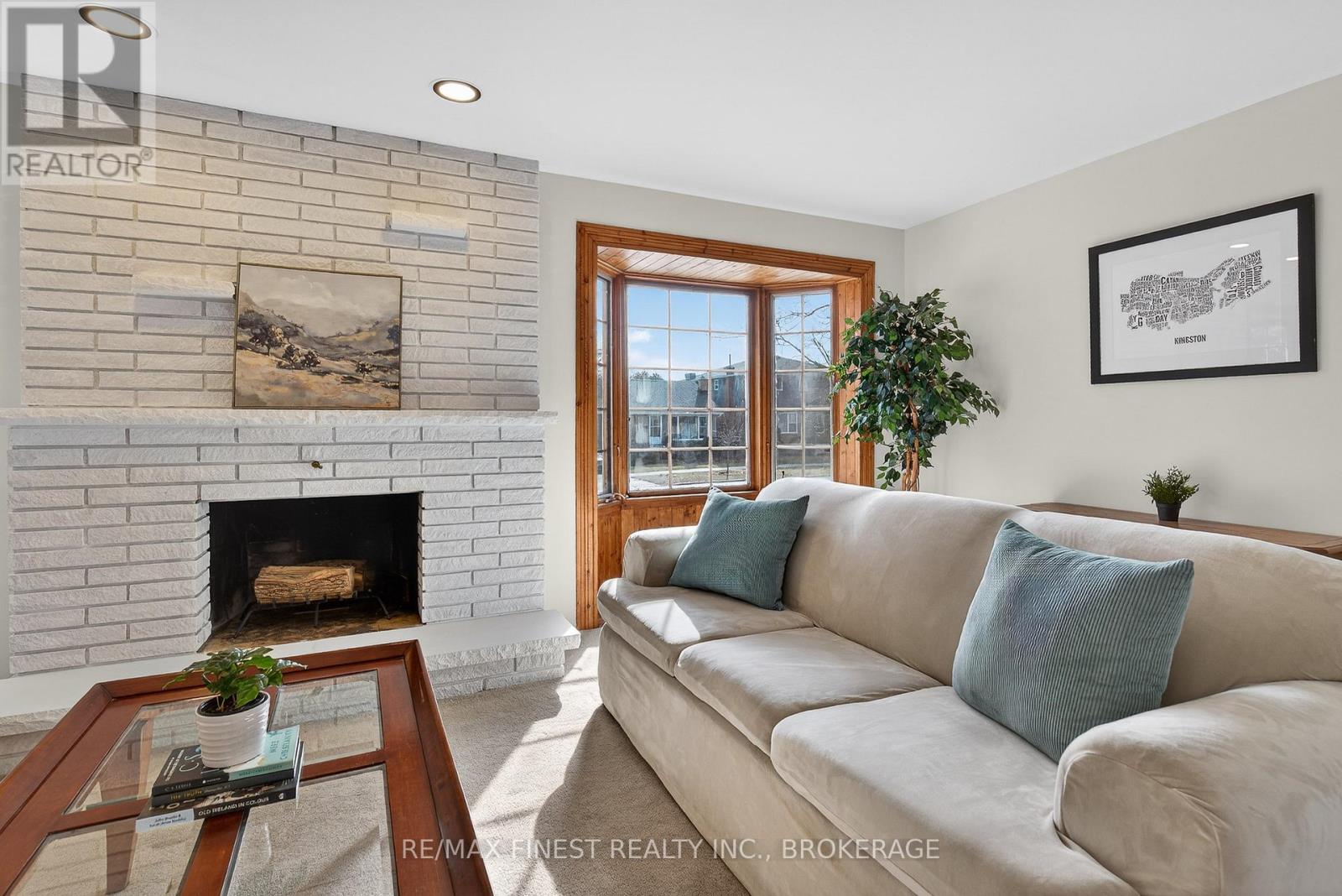 20 OAKRIDGE AVENUE - 20