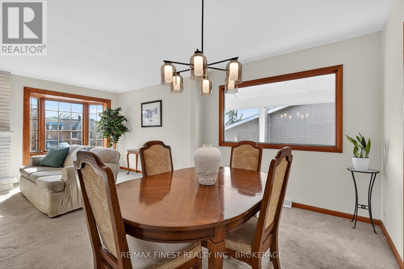 20 OAKRIDGE AVENUE - 22