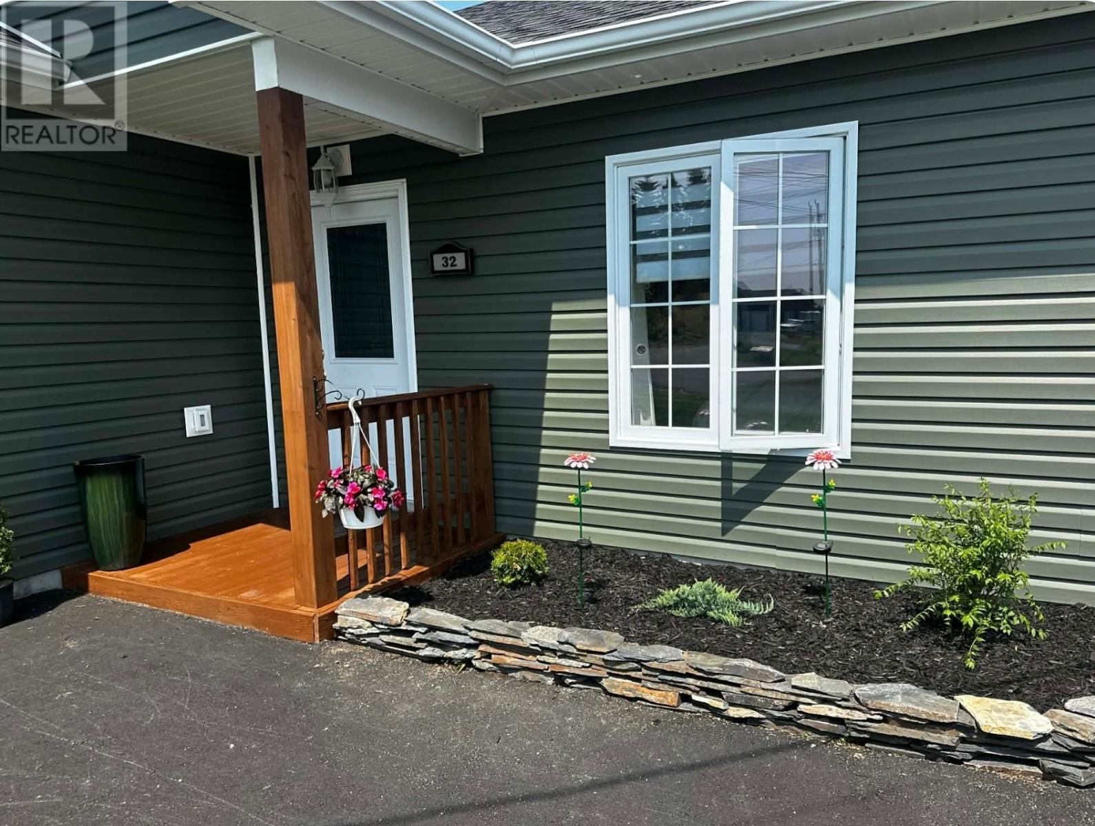 32-34 GOSSES Drive — photo 35