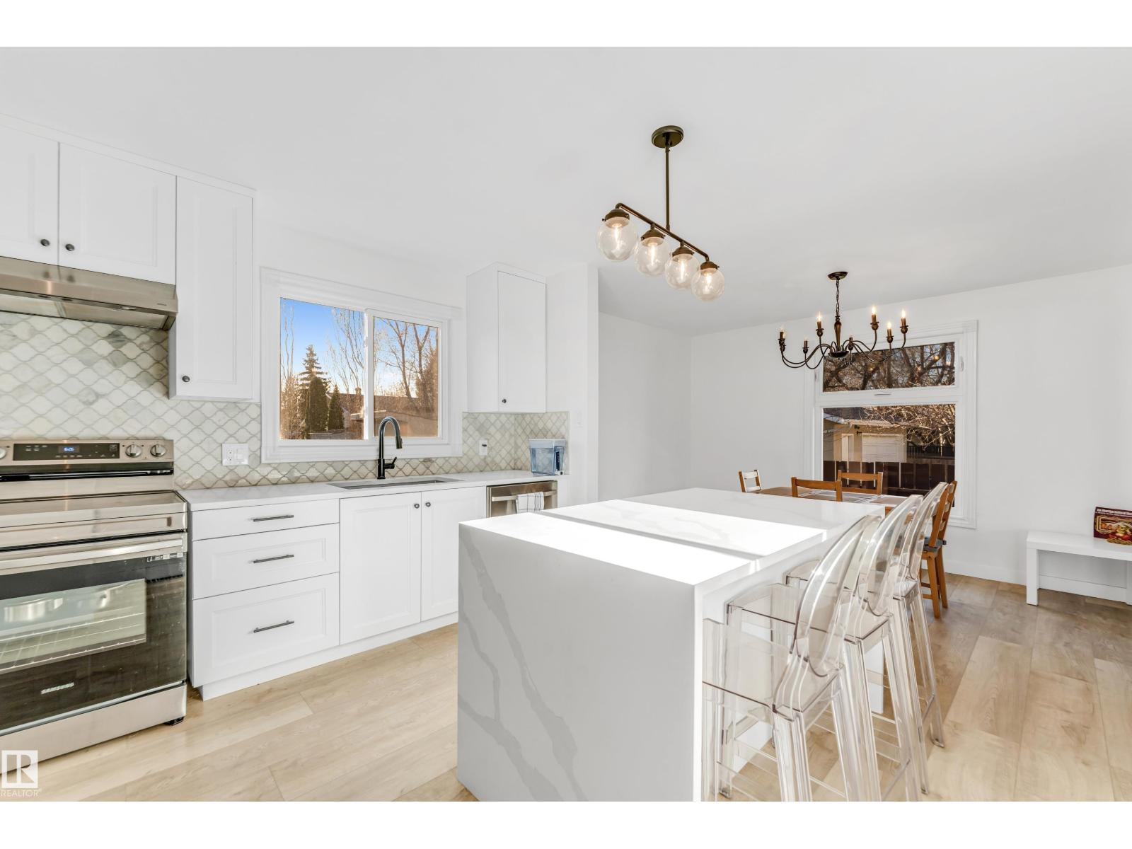 2404 80 ST NW - 18