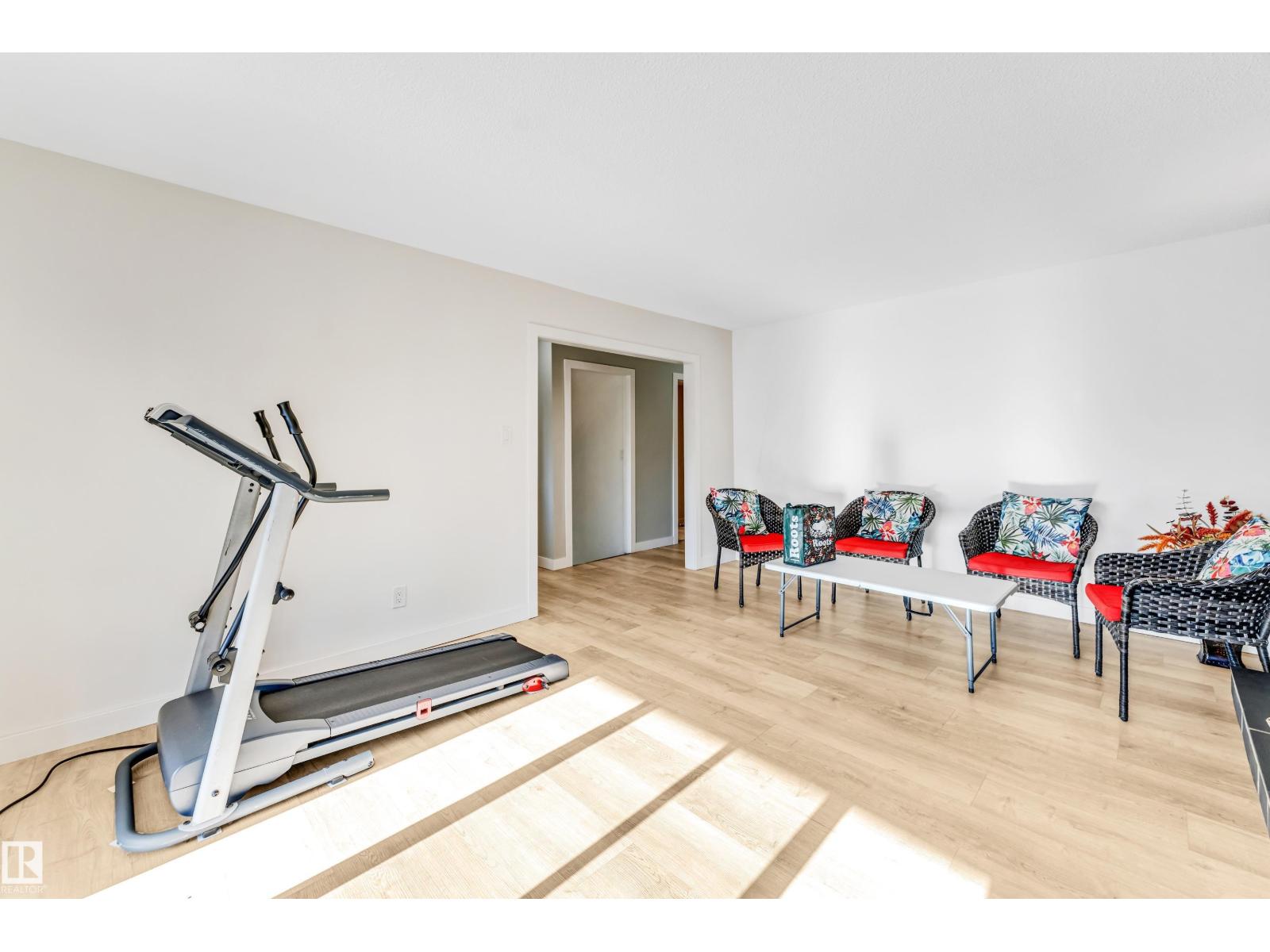 2404 80 ST NW - 43