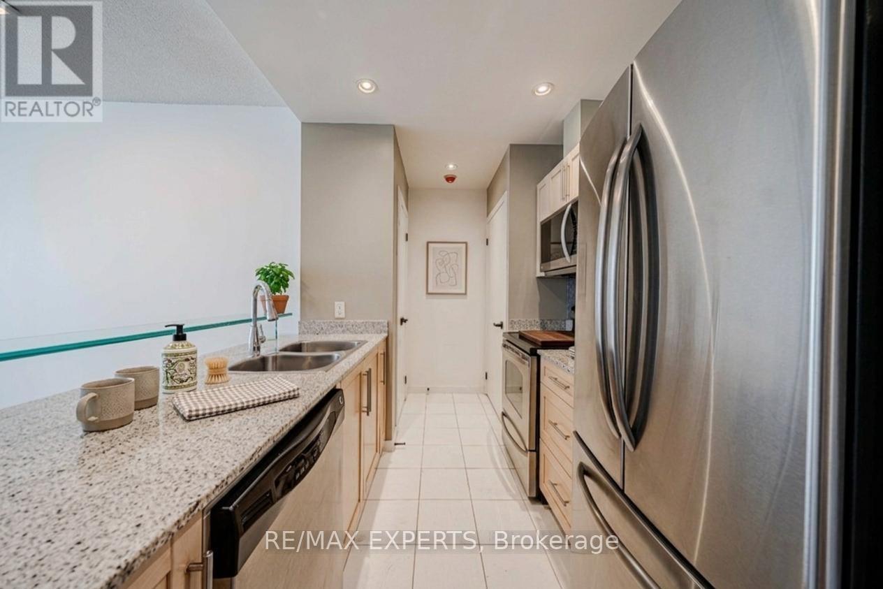 #2905 8 YORK STREET - 24