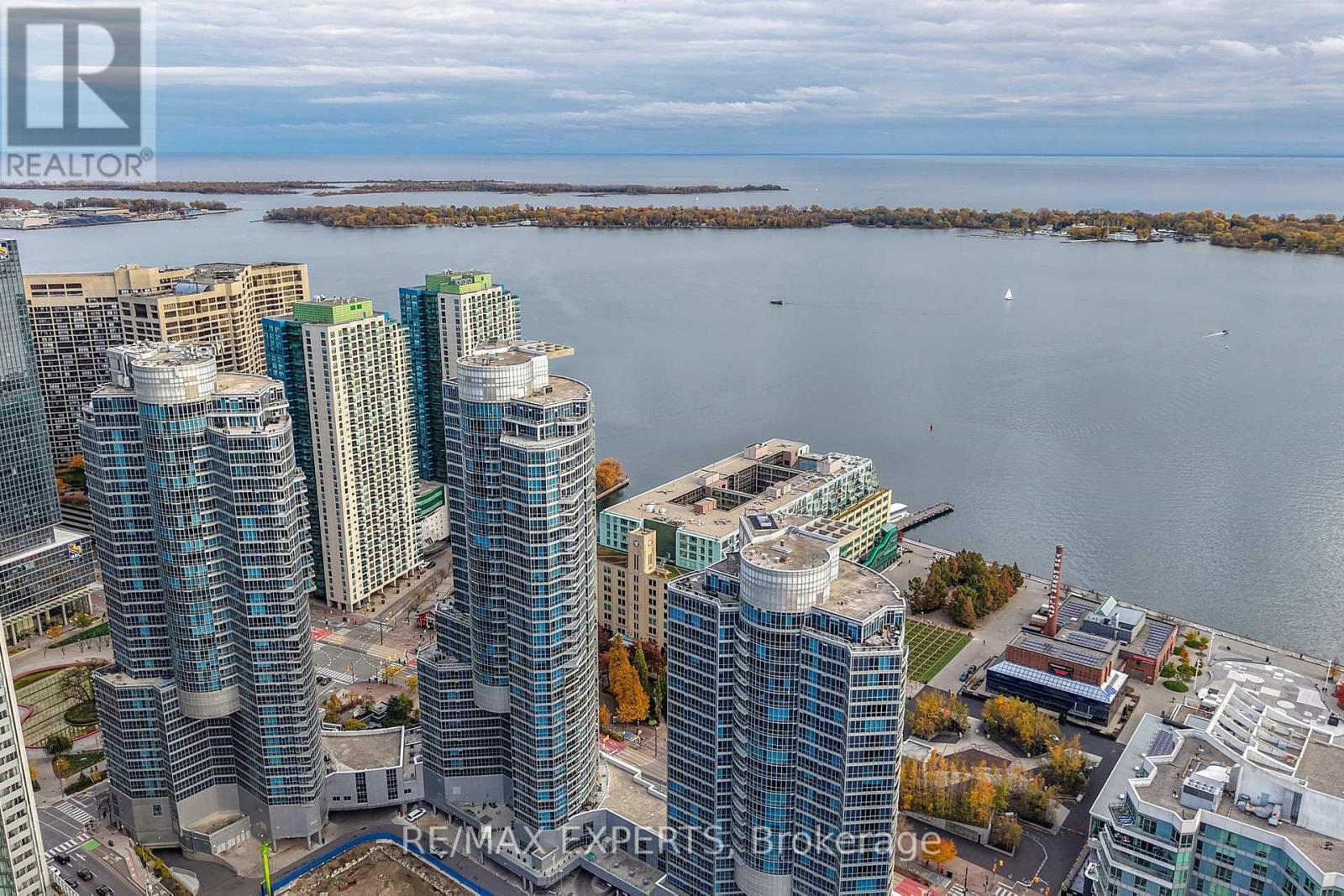 #2905 8 YORK STREET - 39