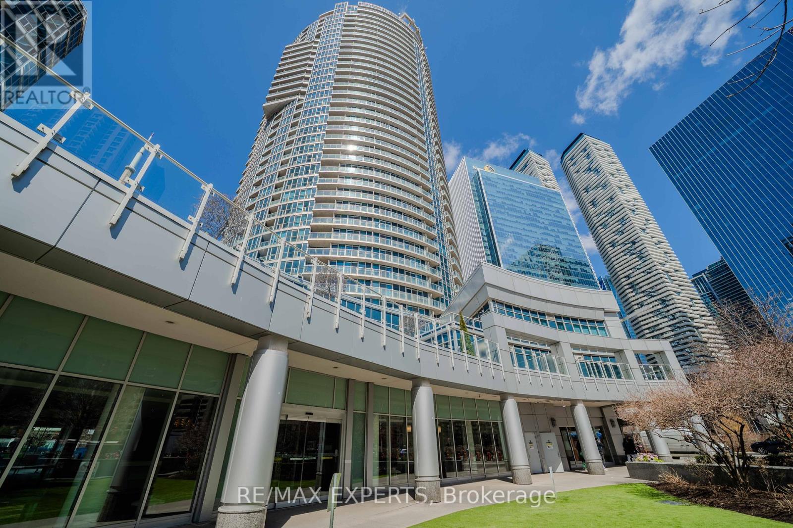 #2905 8 YORK STREET - 44