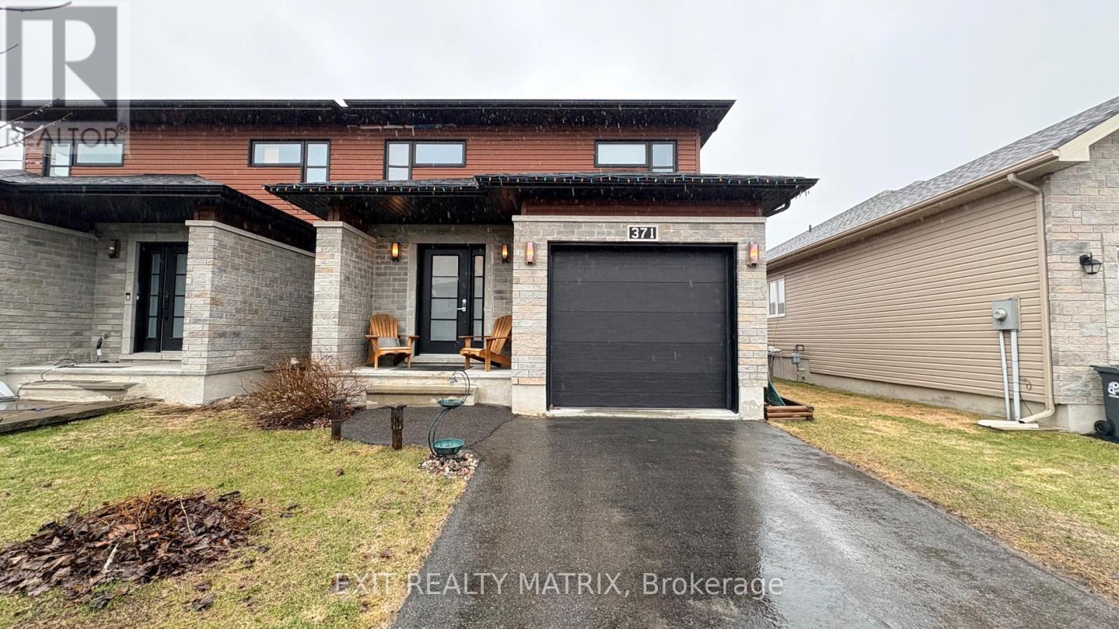 371 TRILLIUM CIRCLE S - 1
