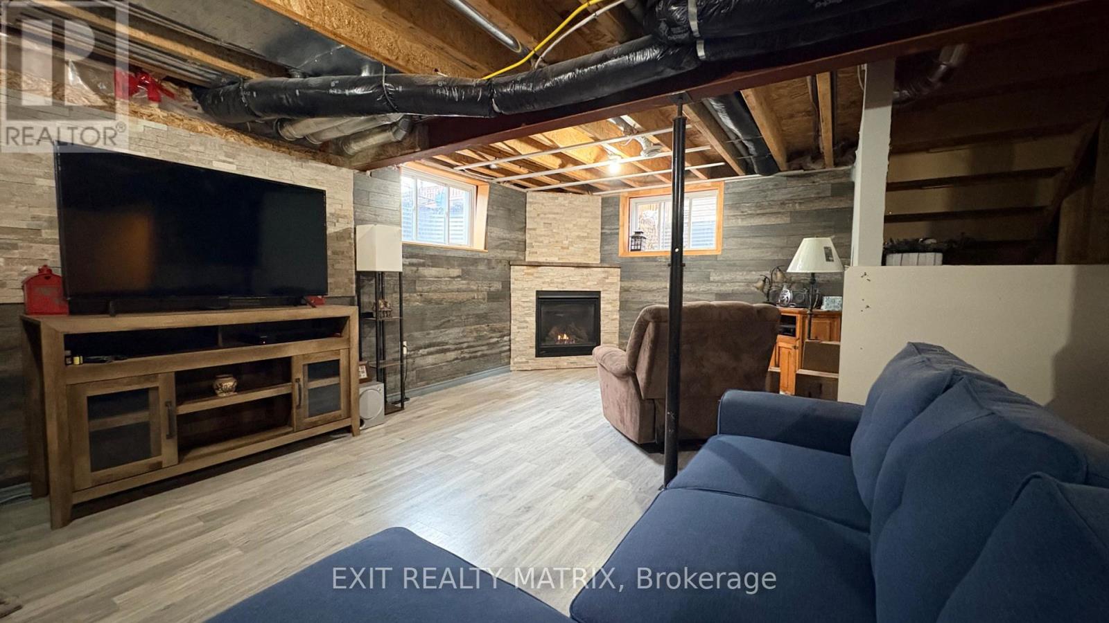371 TRILLIUM CIRCLE S - 12