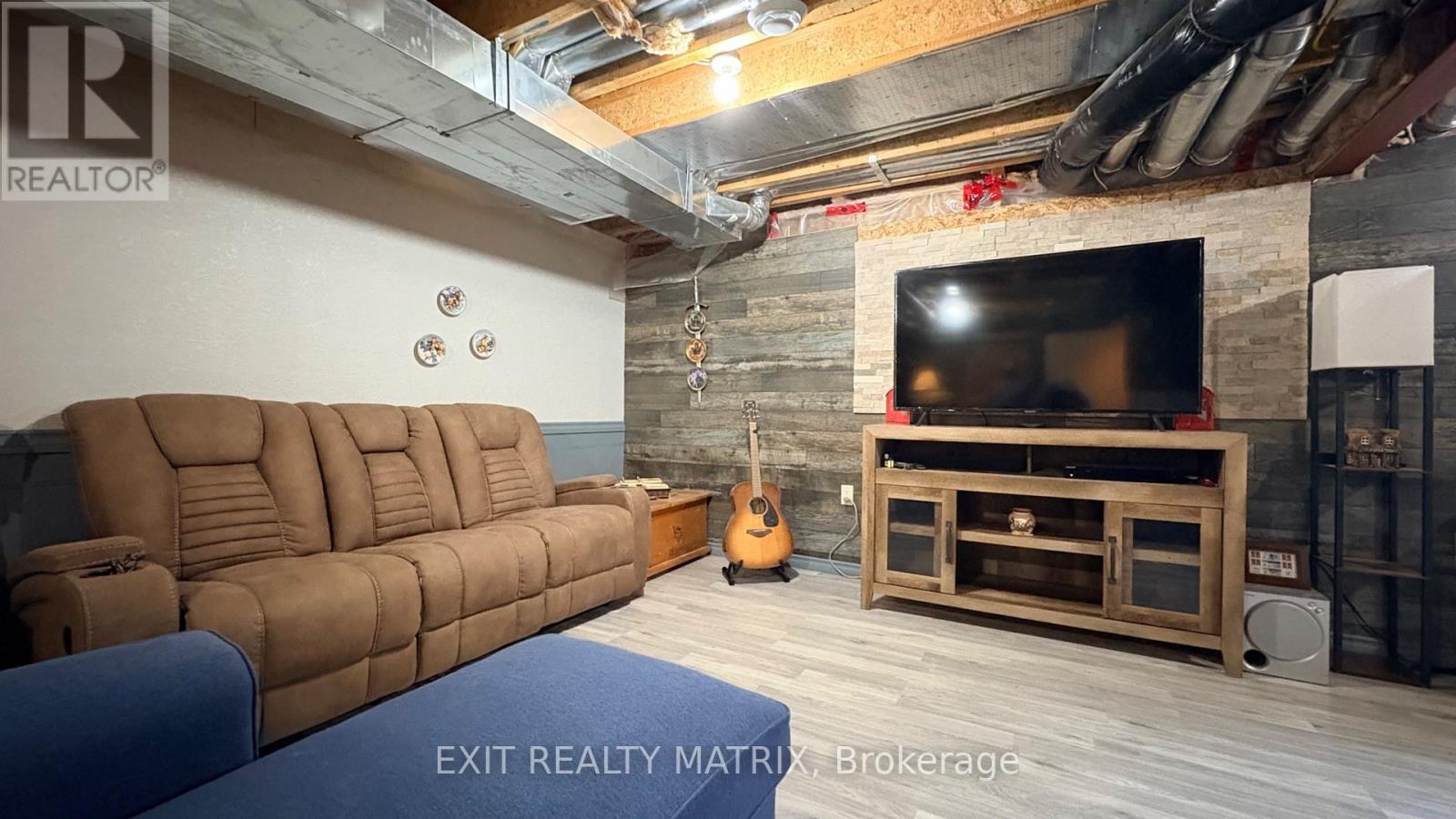 371 TRILLIUM CIRCLE S - 13