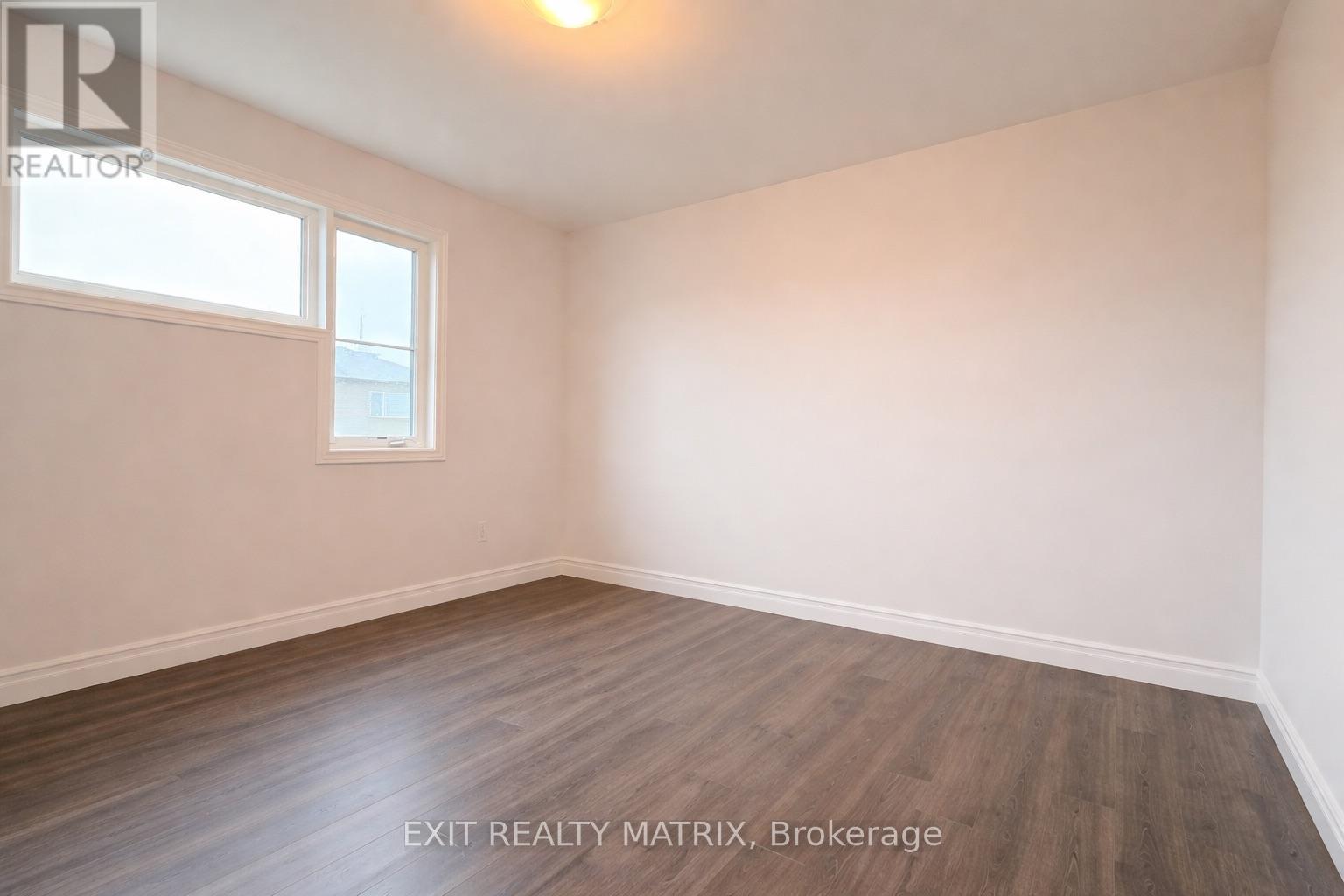 371 TRILLIUM CIRCLE S - 8