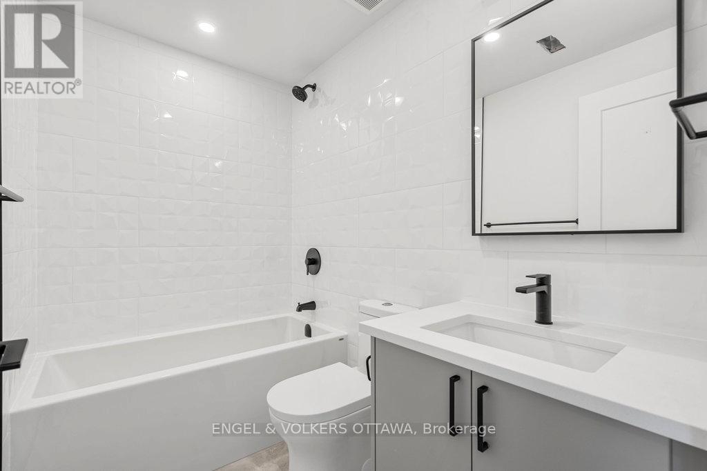 67 PARENT AVENUE — photo 9
