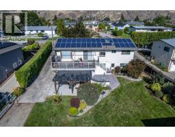  949 Panorama Crescent, Oliver