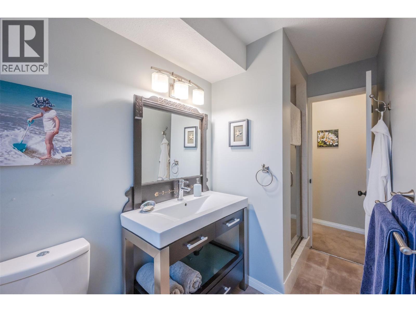  949 Panorama Crescent, Oliver