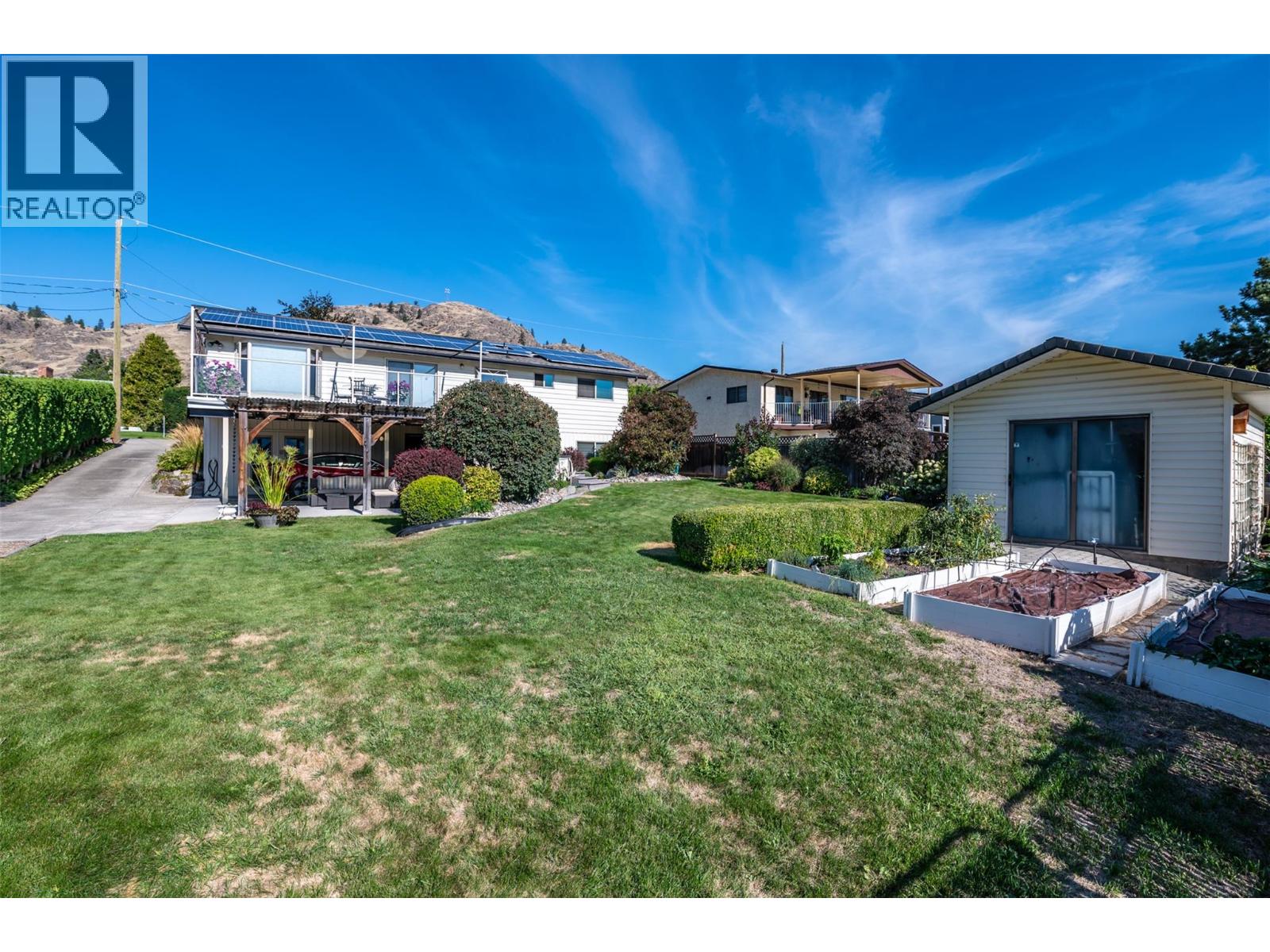  949 Panorama Crescent, Oliver