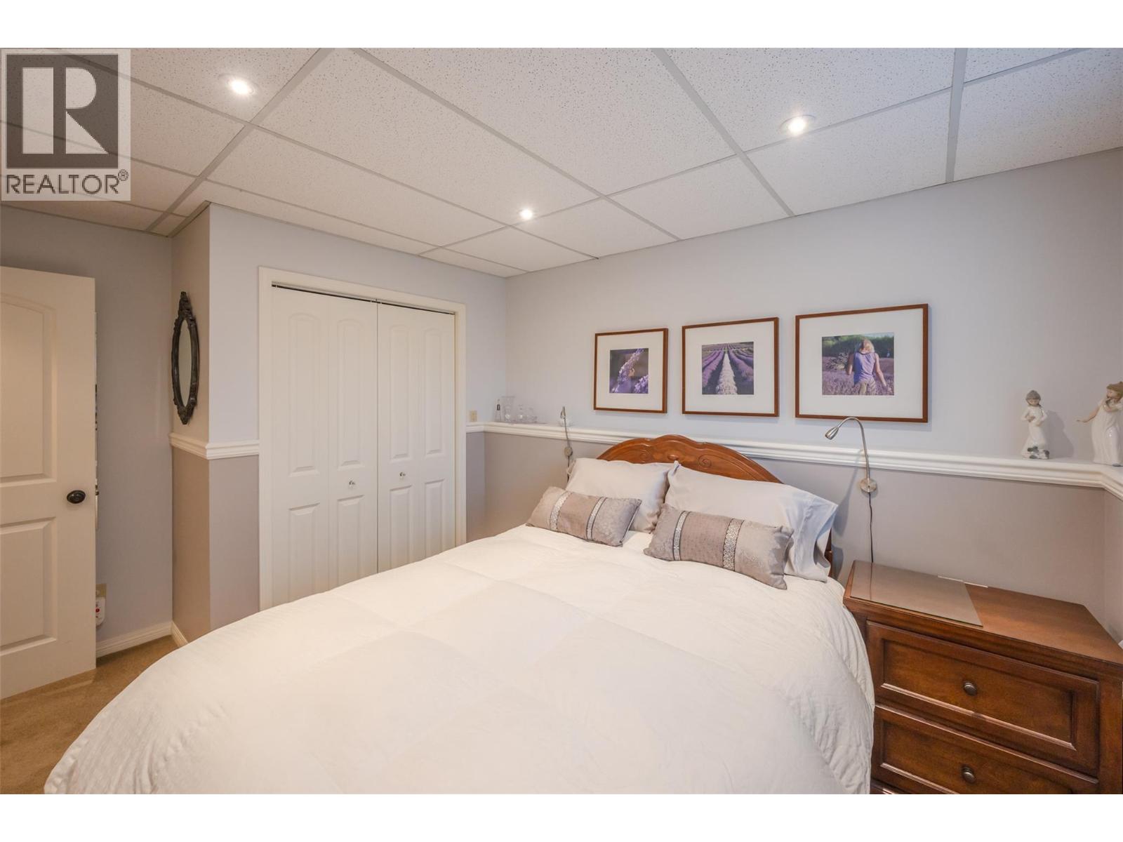  949 Panorama Crescent, Oliver