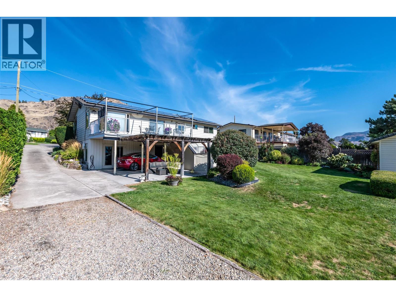  949 Panorama Crescent, Oliver