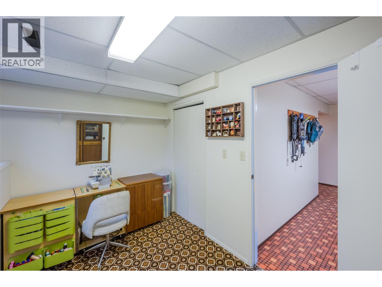  949 Panorama Crescent, Oliver