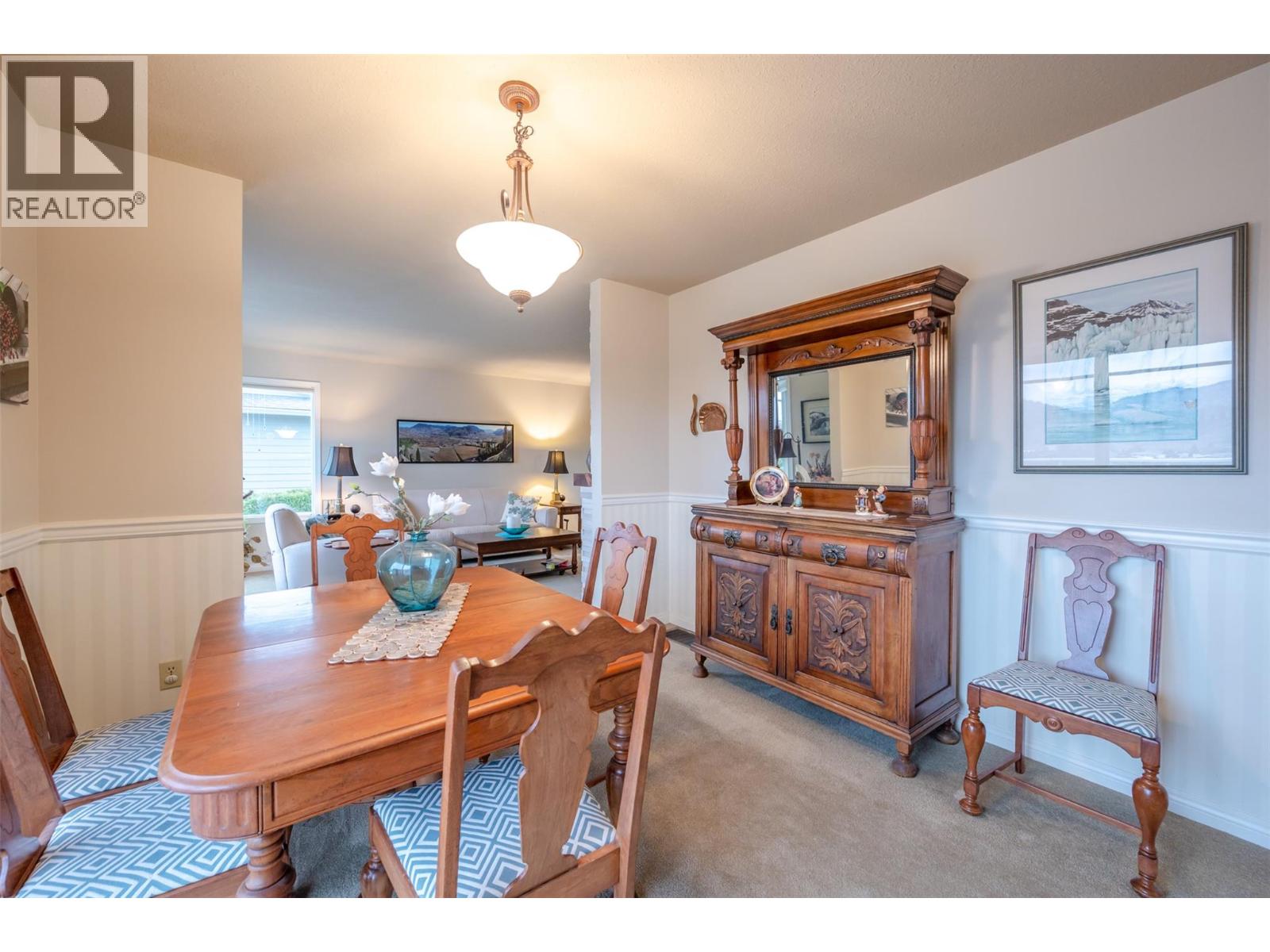  949 Panorama Crescent, Oliver