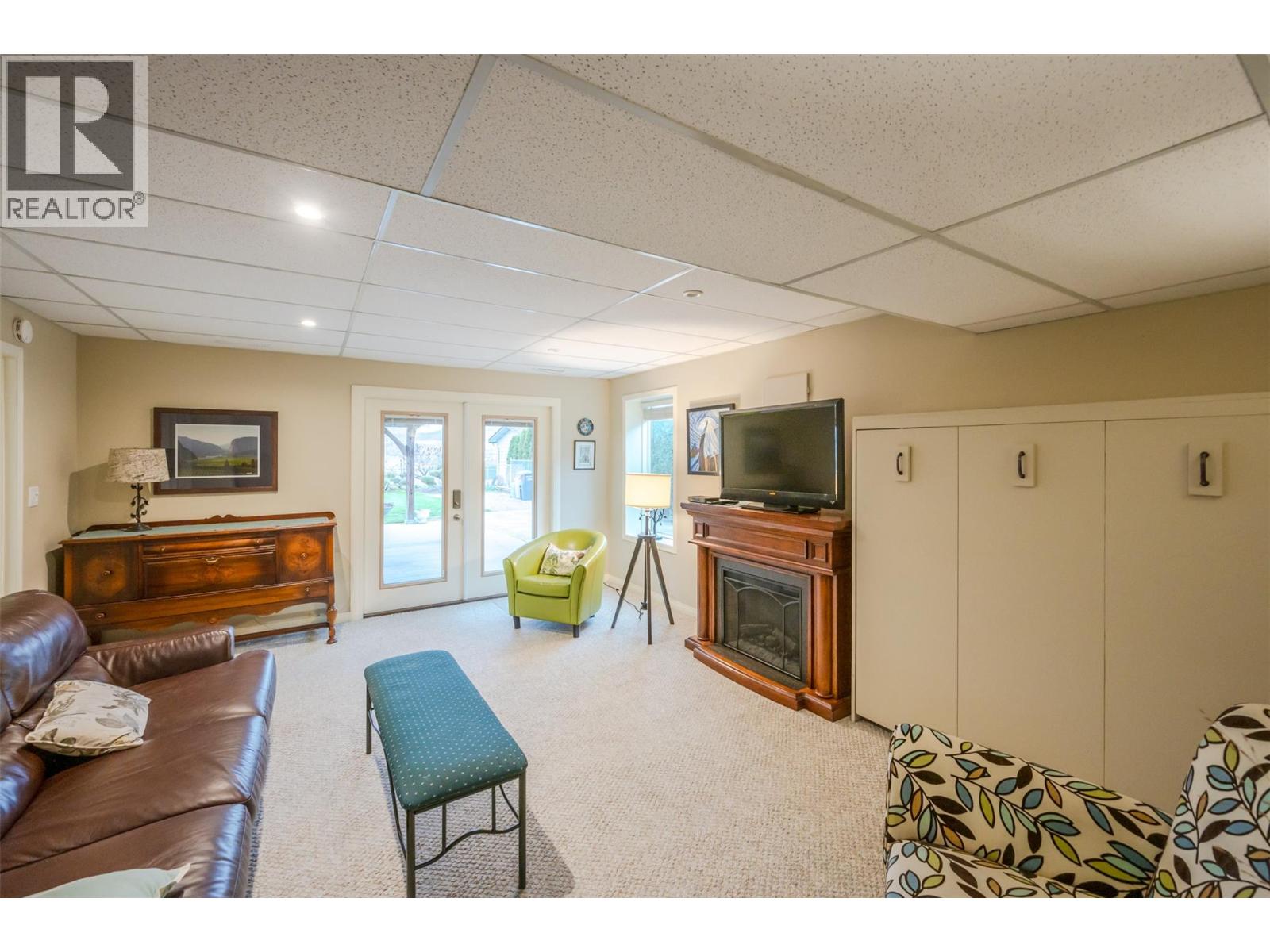  949 Panorama Crescent, Oliver