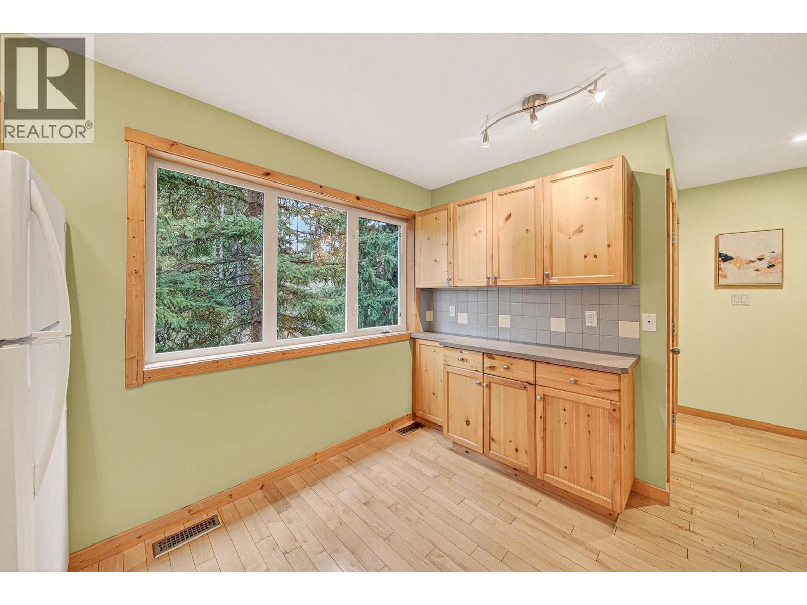 #C 5 ESTATE DRIVE - 21