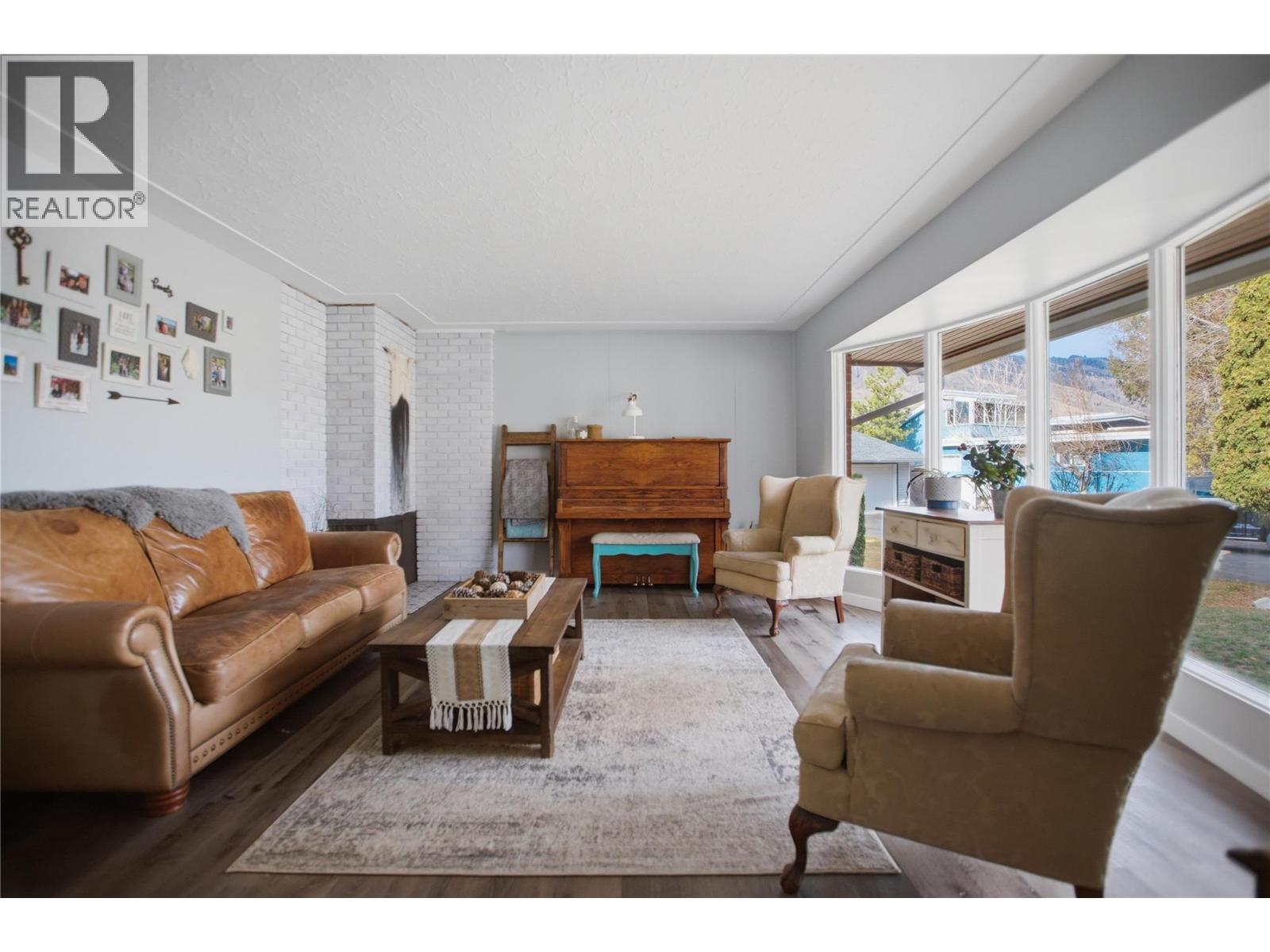 1834 RUSSET WYND - 9