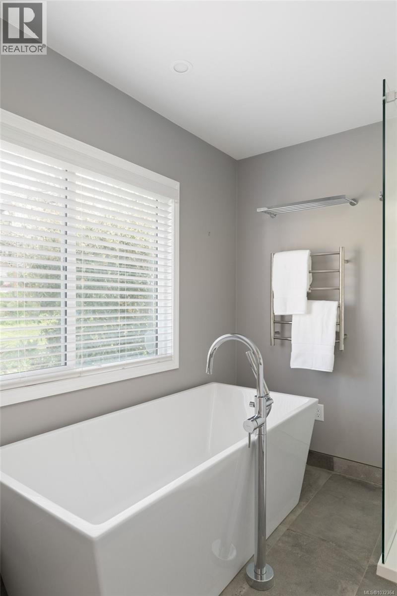  310 Windermere Place, Victoria