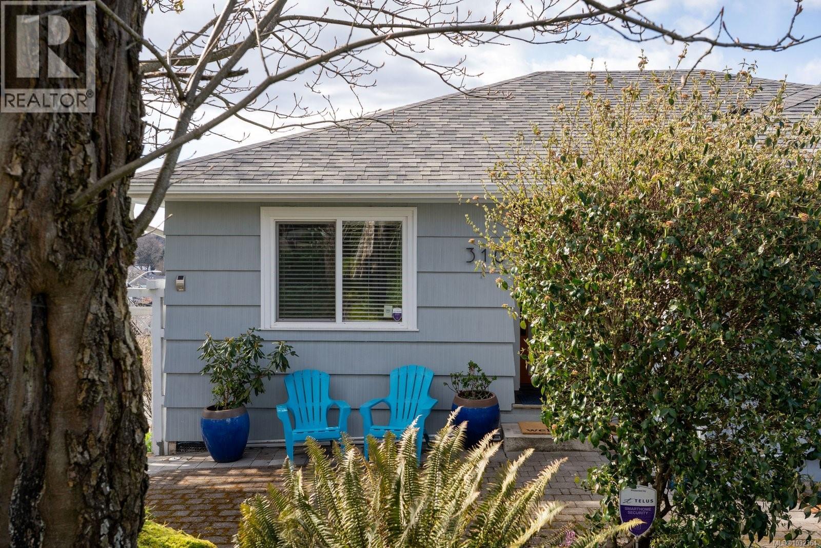  310 Windermere Place, Victoria