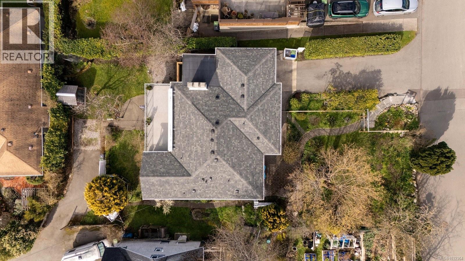  310 Windermere Place, Victoria