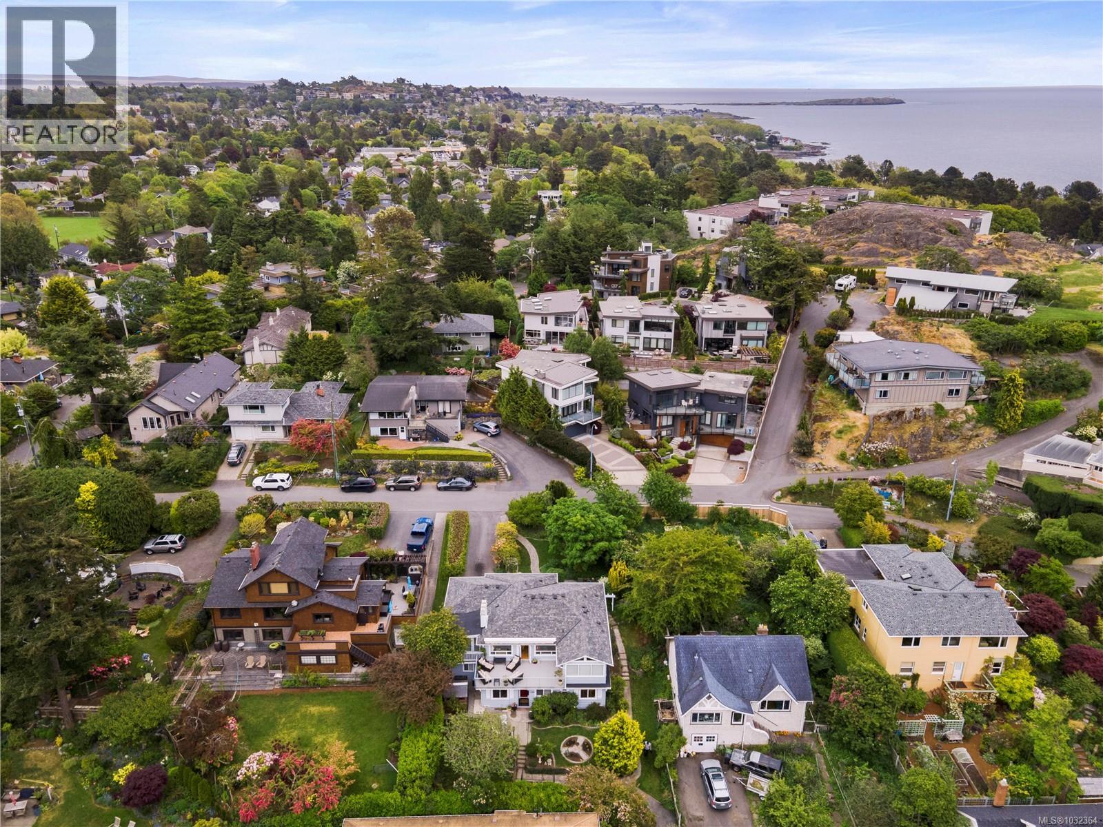  310 Windermere Place, Victoria