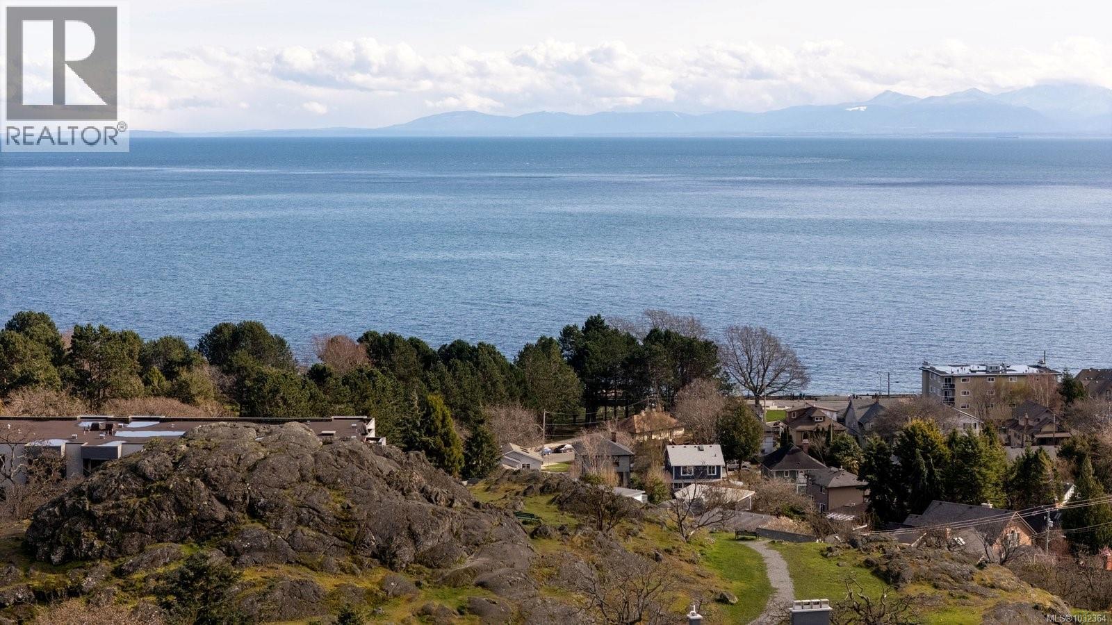  310 Windermere Place, Victoria