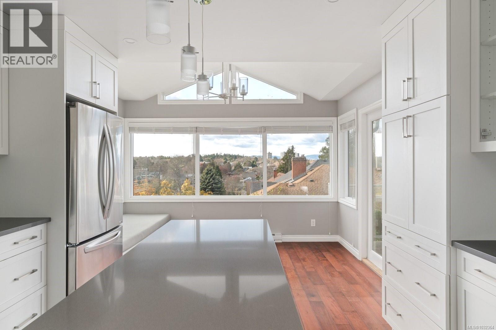  310 Windermere Place, Victoria