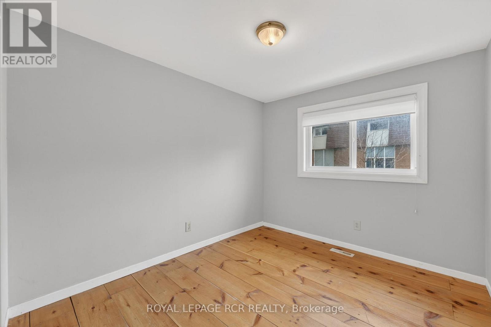 #31 246 TUPPER BOULEVARD - 35