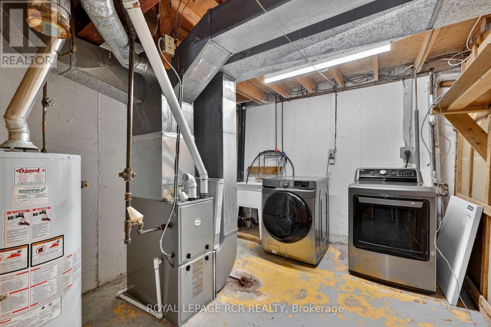 #31 246 TUPPER BOULEVARD - 41