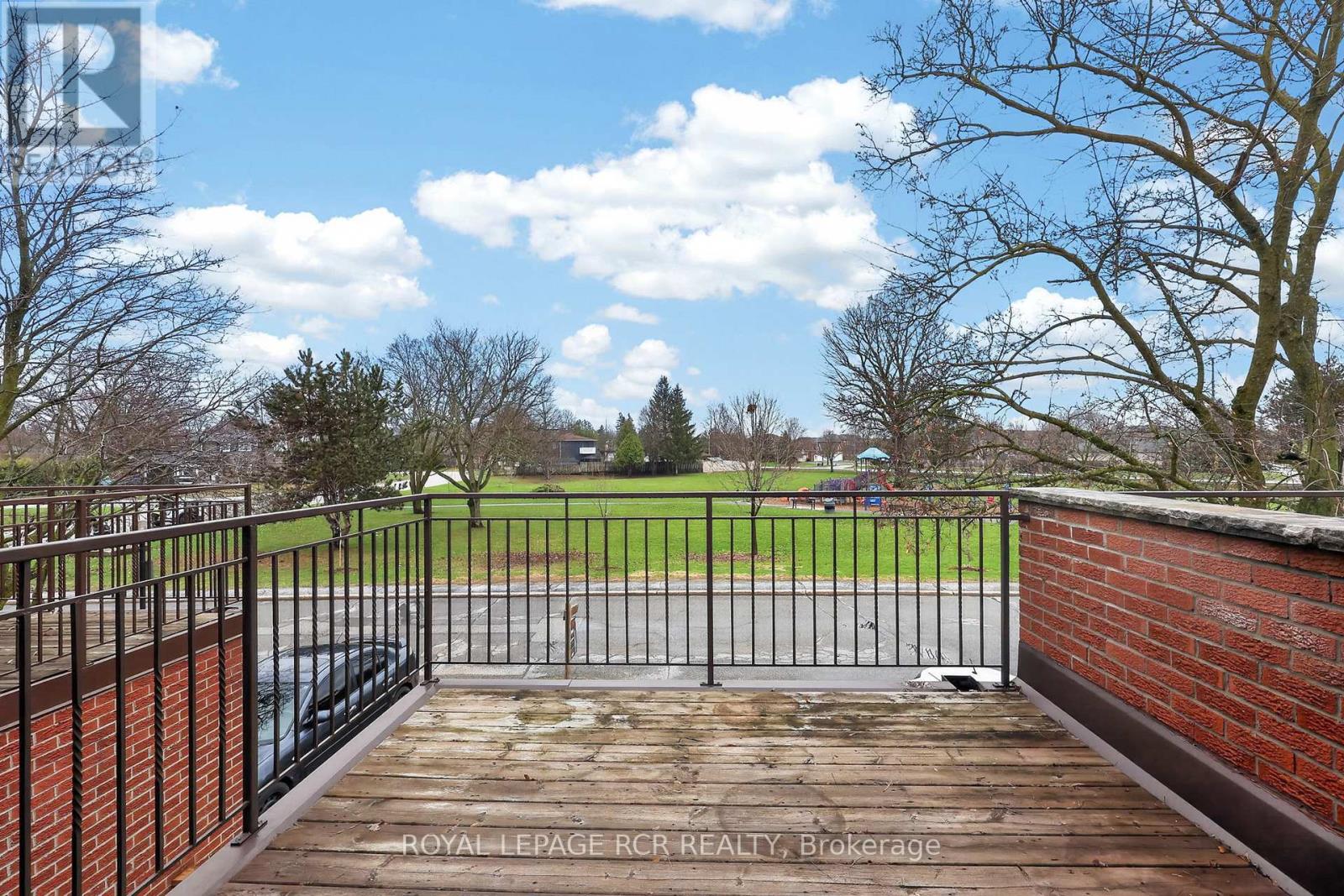 #31 246 TUPPER BOULEVARD - 30
