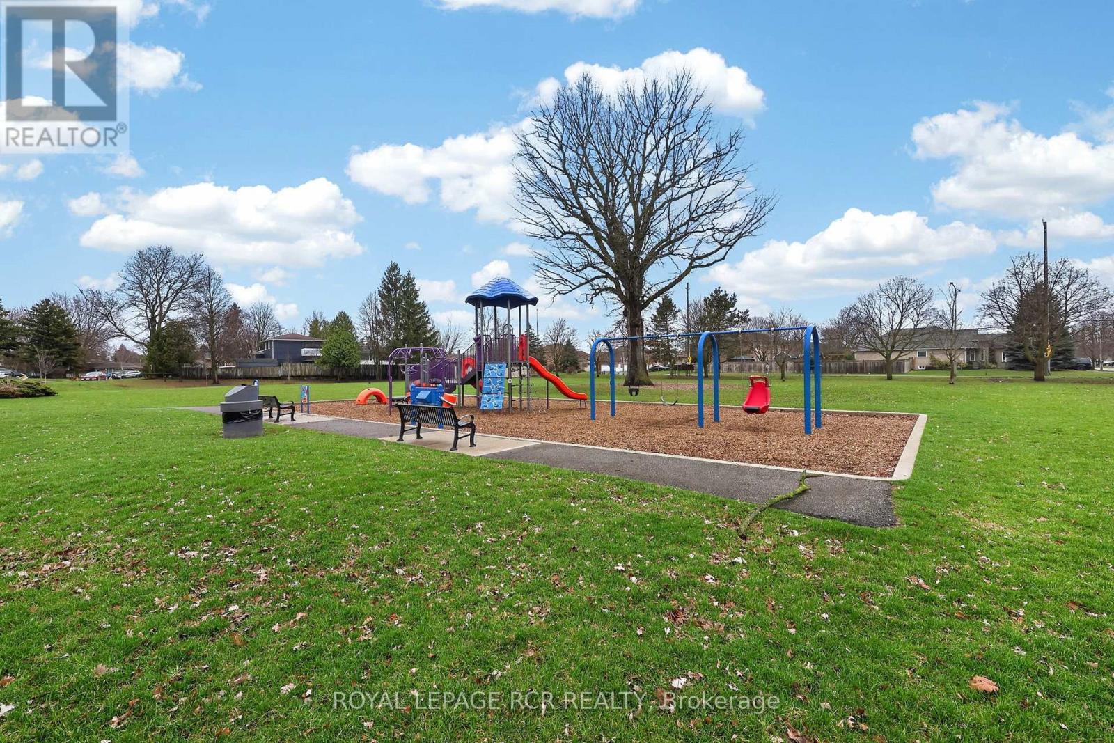 #31 246 TUPPER BOULEVARD - 46