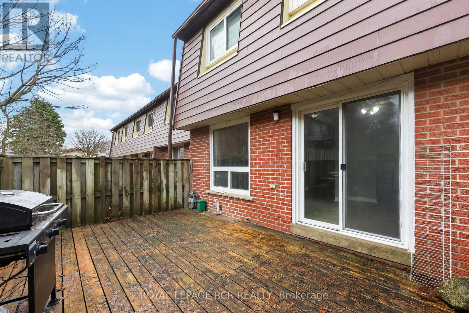 #31 246 TUPPER BOULEVARD - 43