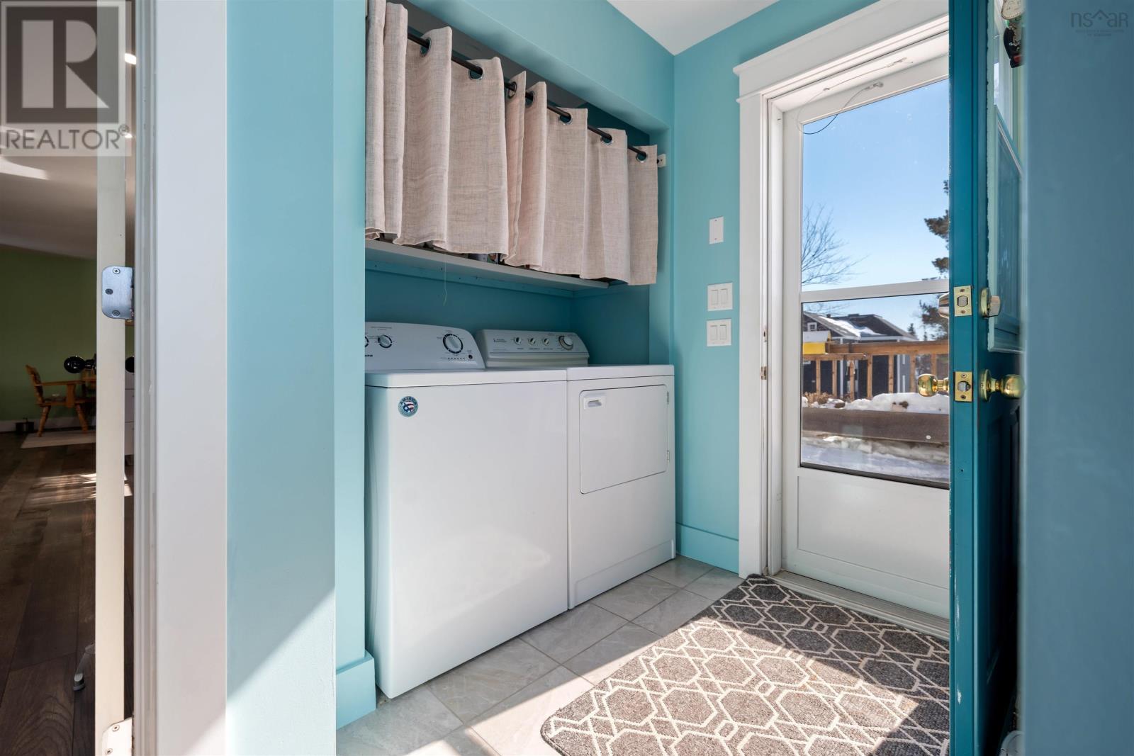 209 LOUISE STREET - 25